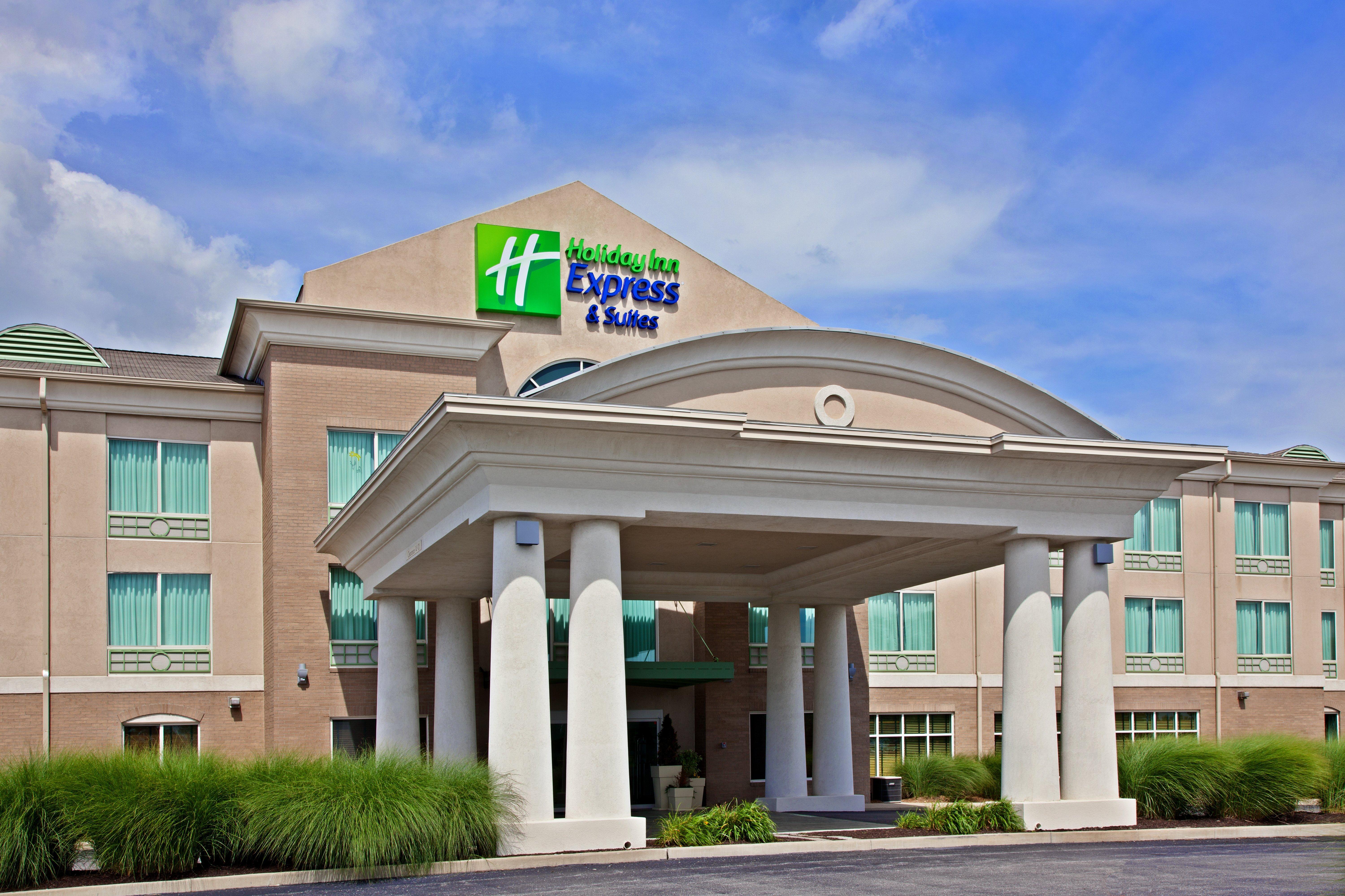 Holiday Inn Express Hotel & Suites Greenwood Exteriör bild